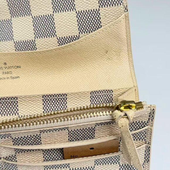 Louis Vuitton Damier Azur Wallet Classic Checkered Design with Gold Tone Clasp - Picture 8 of 8